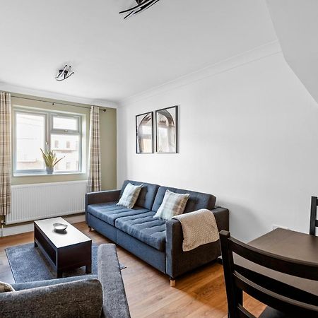Cosy 2 Bedroom Flat In East Ham, Close To Excel Londres Exterior foto
