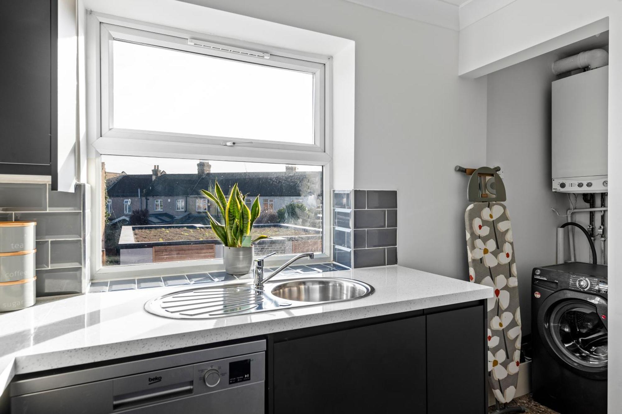 Cosy 2 Bedroom Flat In East Ham, Close To Excel Londres Exterior foto