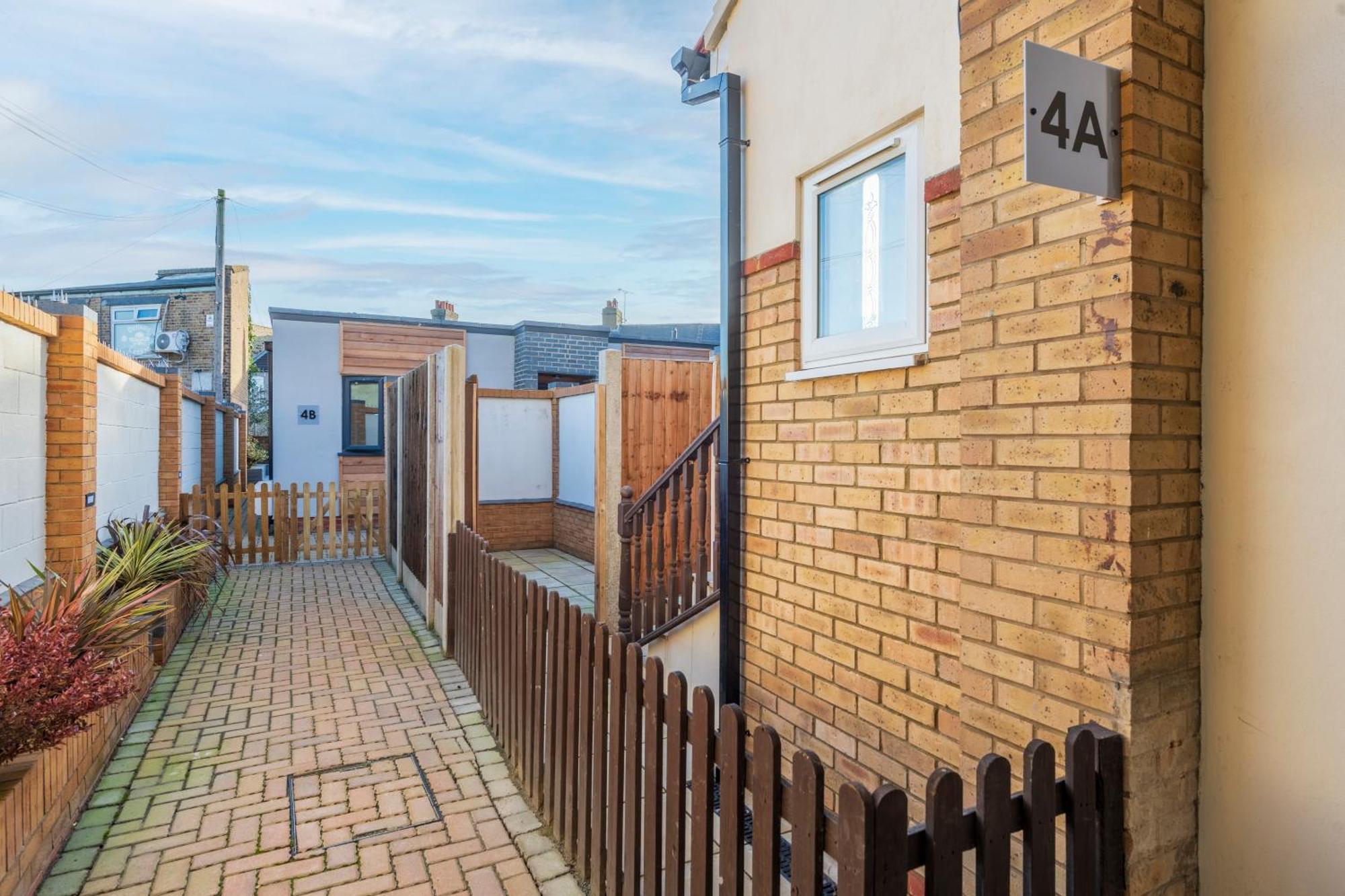 Cosy 2 Bedroom Flat In East Ham, Close To Excel Londres Exterior foto