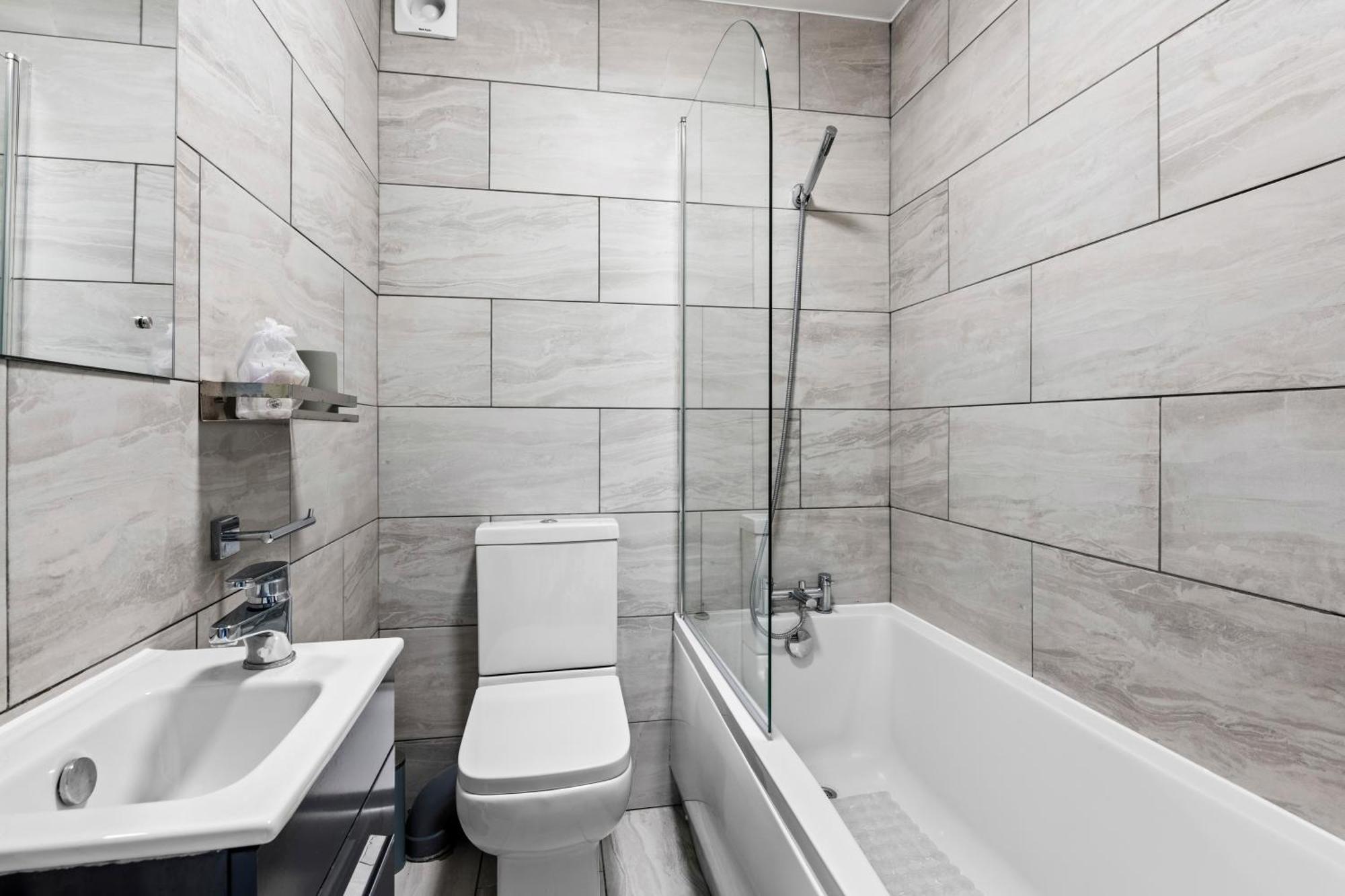 Cosy 2 Bedroom Flat In East Ham, Close To Excel Londres Exterior foto